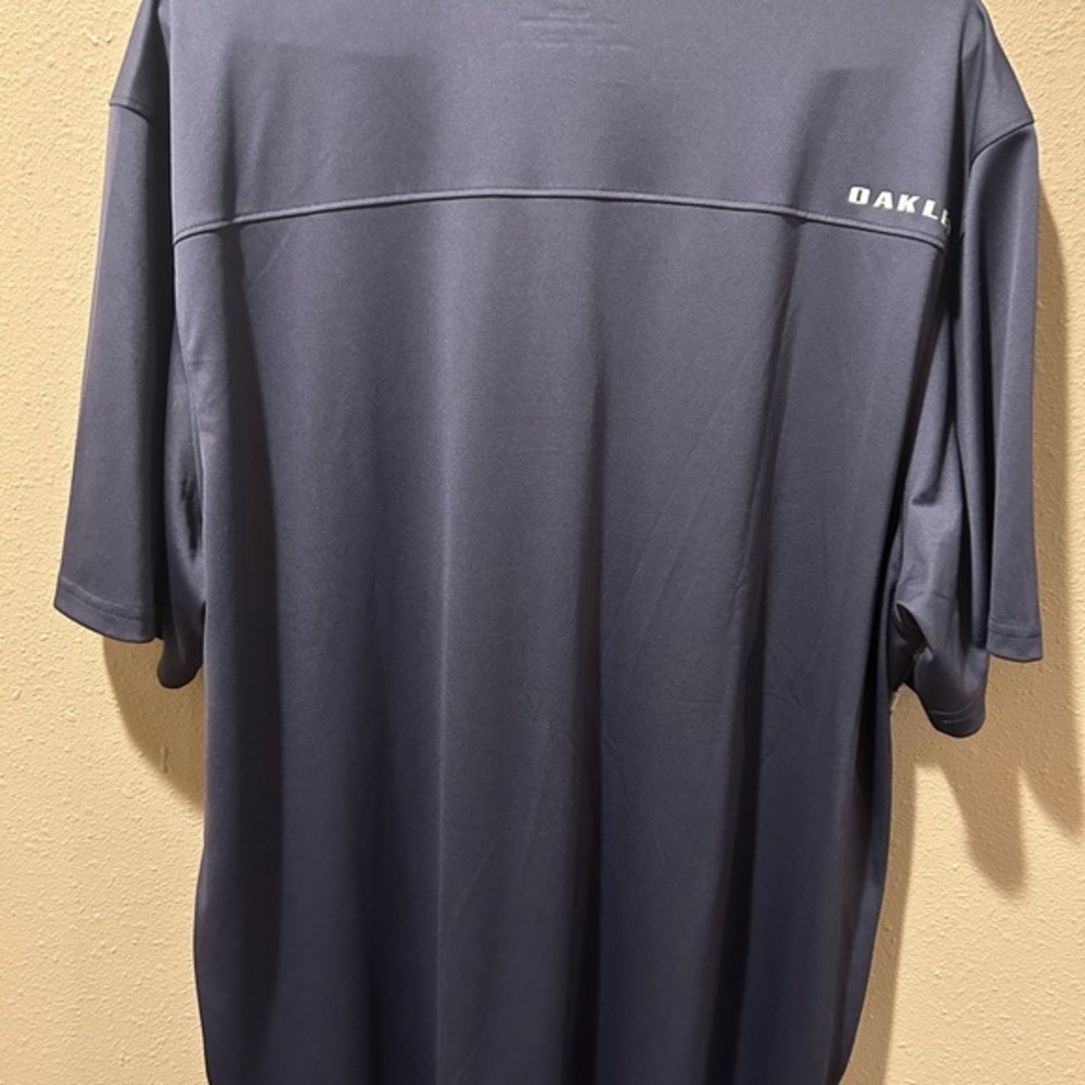 Men’s Oakley Golf‎ Polo - Picture 4 of 5